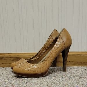 Andrew Geller Tan Textured Knot Platform Heels 7.5 Office Career Business